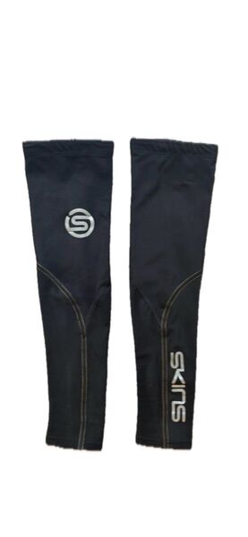 SKINS Arm Sleeves 2.0 Mサイズ ブラック アームカバー アームスリーブ
