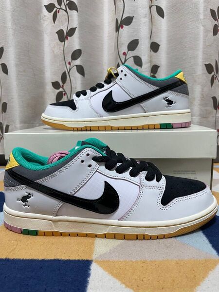 NIKE SB DUNK LOW PRO×CSEF WHITEandBLACK