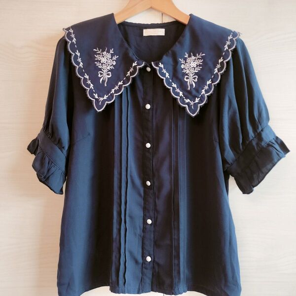 axes femme POETIQUE ブーケ刺繍スカラップ襟ブラウス M セーラー 半袖