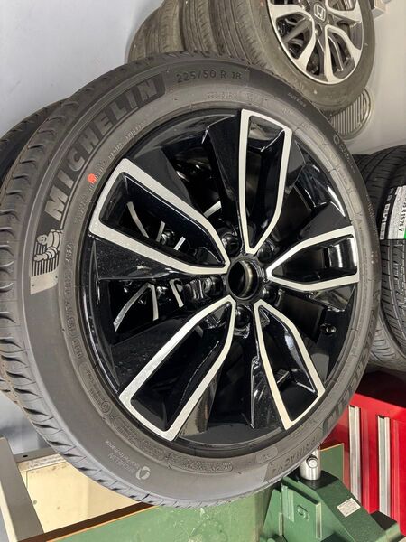 新車外し ホンダヴェゼル 純正 18インチ タイヤホイール 4本 2024年製 ミシュラン プライマシー4 225/50R18