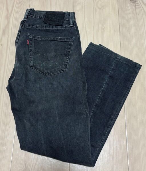 Levi's ブラックデニム ストレート リーヴァイス Mサイズ 牛革パッチ ブラック ジーンズ
