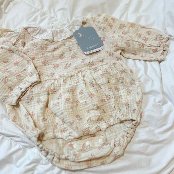 【新品】juo ガーゼロンパース 小花柄 80cm 韓国子供服 ベージュ