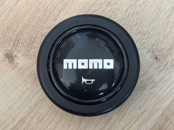 ★ MOMO ステアリングホーンボタン★ラッパマークあり★外径59mm
