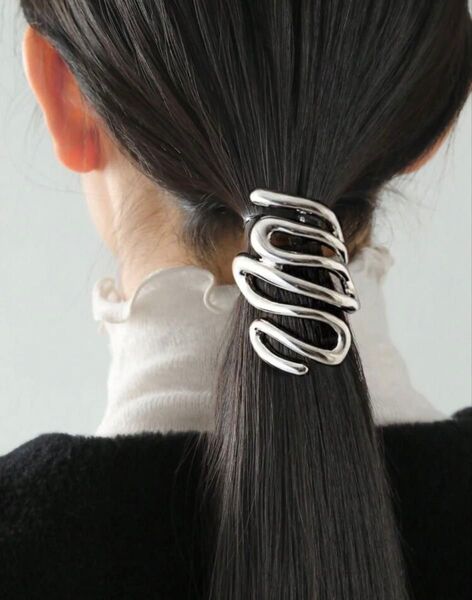 No.1369 1点のみ シルバー ヘビ型 ポニーフック ポニーテール ヘアアクセサリー ヘアバレッタ