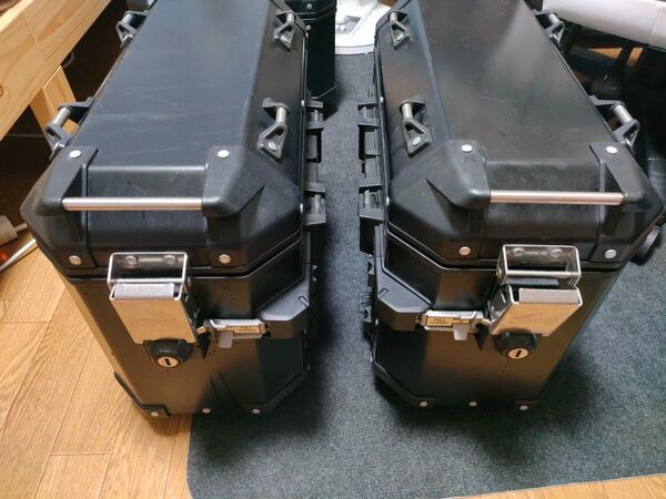 GIVI OBKN37B PACK2 TREKKER OUTBACK(ブラックライン)37L(左右セット)サイドパニアケース