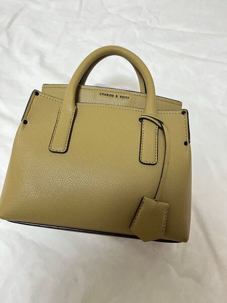 【美品!】CHARLES & KEITH ハンドバッグ ハンドバッグ ショルダーバッグ