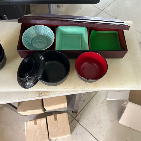 松花堂弁当箱と飯碗、汁椀 8セット まとめ売り 中身の小皿はバラバラになります。