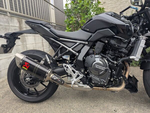 アクラポビッチレーシングライン カーボン GSX-8S 23/GSX-8R 24