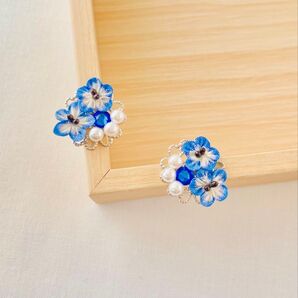 つまみ細工 ネモフィラ ピアス イヤリング ハンドメイド no2