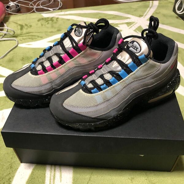 NIKE WMNS AIR MAX 95 IDモデル(818593-995) 24cm