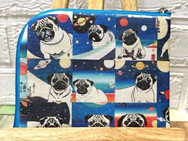 ハンドメイド パグ柄のマルチポーチ
