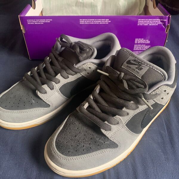 中古 Nike SB Dunk Low Pro Black and Smoke Grey 27cm