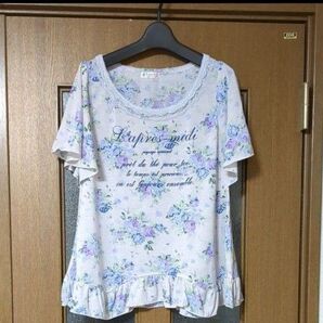 美品☆axes femme☆花柄フリルTシャツ