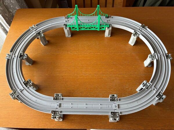 プラレール 高架一周レイアウト 緑のアーチ橋
