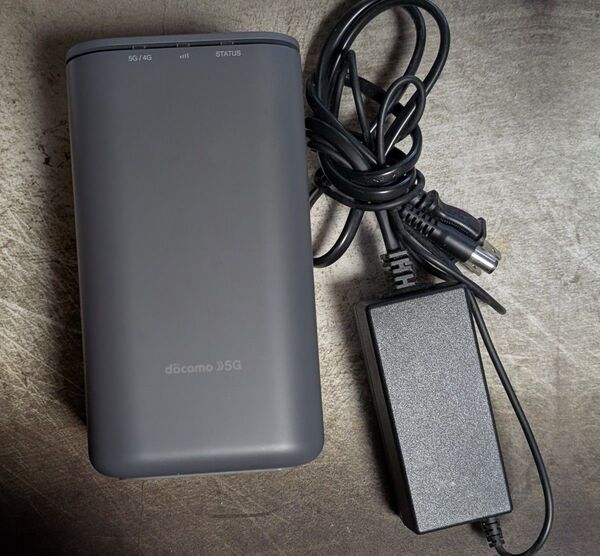 docomo ホームルーター home5G HR01 中古
