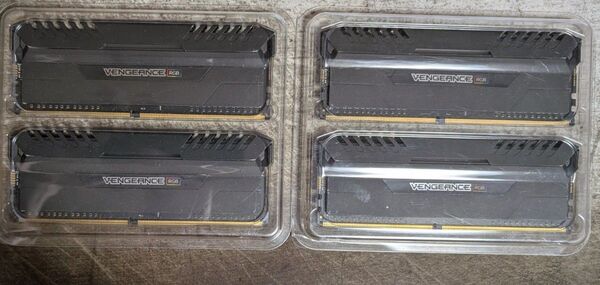 【4枚セット】DDR4 3000MHz CORSAIR VENGEANCE RGB 8GB×4枚 32GB