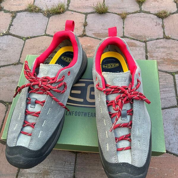 スニーカーkeen