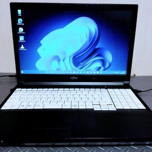 富士通 LIFEBOOK i3-6100U ssd256gb