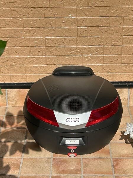 GIVI リアボックス モノキー 40L V40 レッドレンズ バックレスト・ベース付