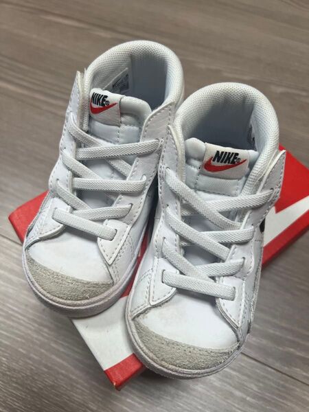 NIKE BLAZER MID '77 (TD) 6C ホワイト 箱付き