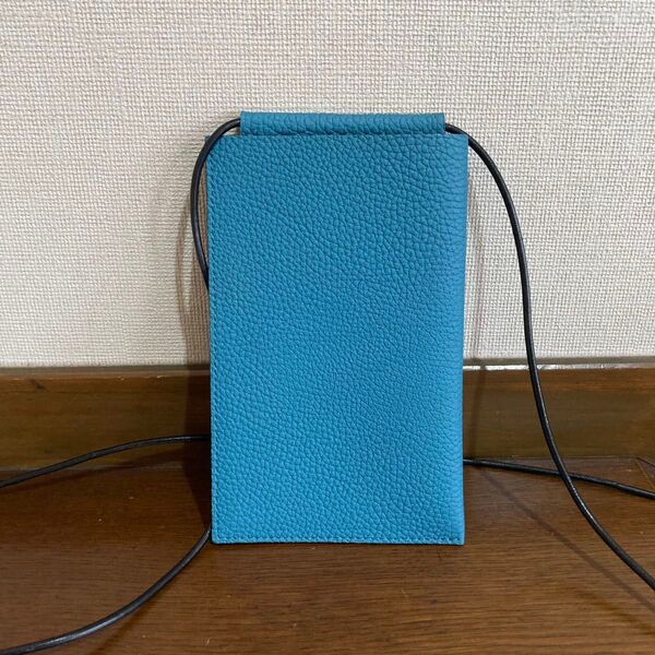 【未使用品】ITTI(イッチ) スマホショルダーケース ターコイズブルー 限定カラー ワタルアオキ