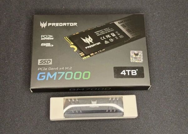 M.2SSD Acer Predator GM7000 4TB(キャッシュ搭載・高寿命)美品