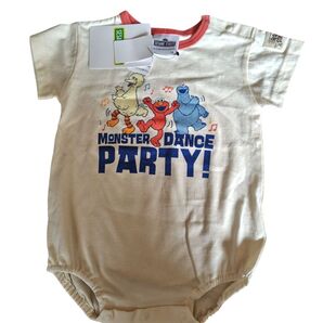 【新品】セサミストリート 70cm ロンパース 半袖カバーオール
