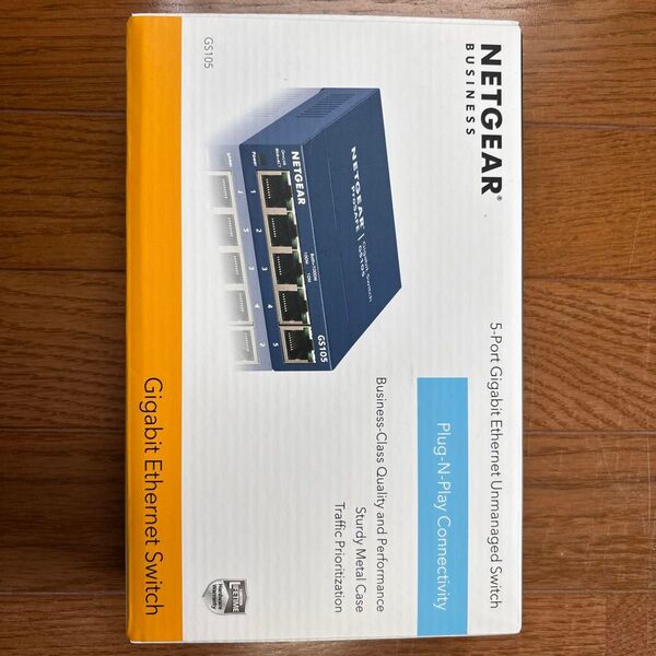 NETGEAR アンマネージ スイッチングハブ 5ポート 卓上型コンパクト ギガビット 静音ファンレス 省電力設計 GS105