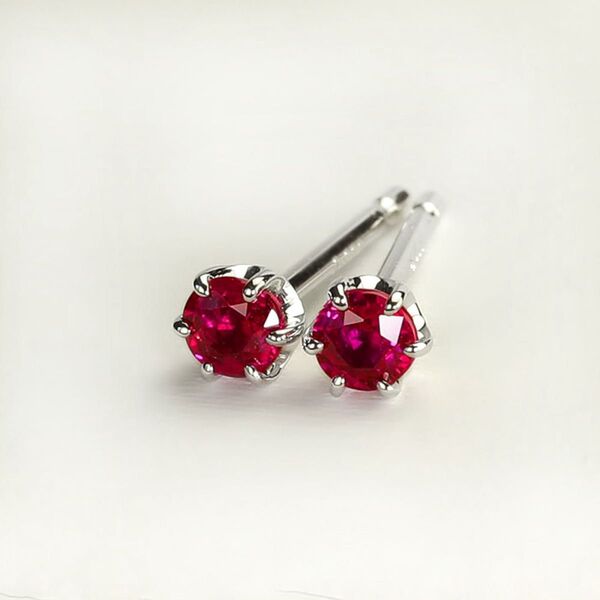 【極上天然ルビー】Pt900 スタッドピアス 新品0,38ct/0,38