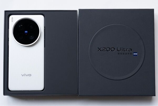 vivo x200 ultra 16+512 GB シルバー