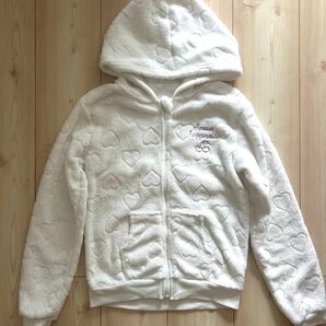 美品 ふわふわ 白のパーカージェラピケ調