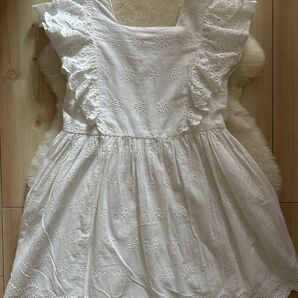 美品 ZARA girl's 白アイレットワンピース