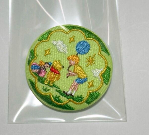 ディズニー 刺繍缶バッジ くまのプーさん