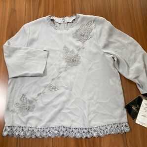 eleve刺繍トップス ライトグレー