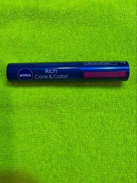 ニベア NIVEA Rich Care & Color RaspberryPink