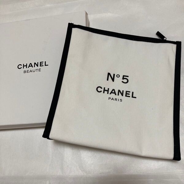 CHANEL N°5 ポーチ ノベルティ ホワイト ブラック シャネル 白 黒