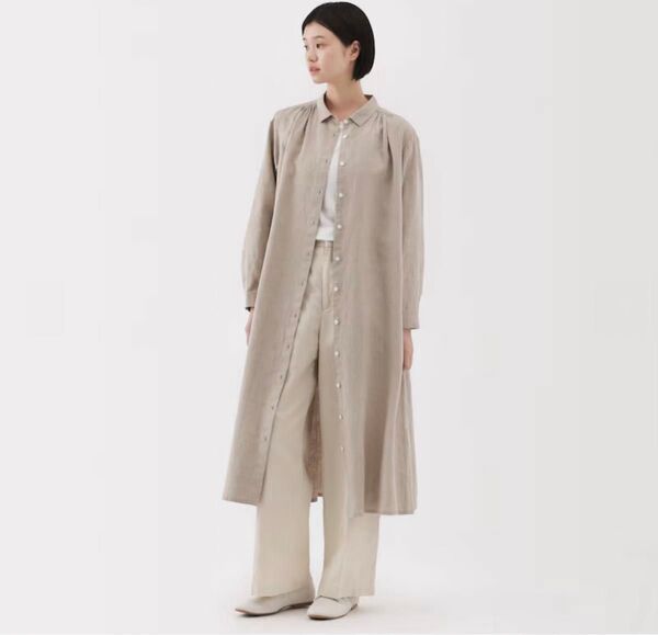 2025春夏 タグ付き新品《無印良品》リネン 洗いざらし長袖シャツワンピース 生成 L