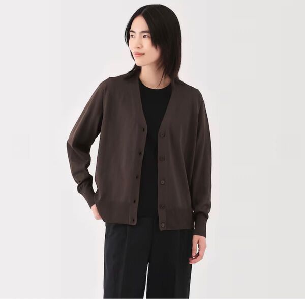 2025春夏 タグ付き新品《無印良品》UVカットライトニットVネックカーディガン ブラウン L