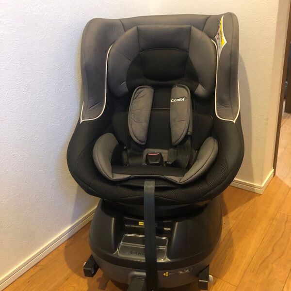 Combi クルムーヴスマートISOFIX JG-650 チャイルドシート