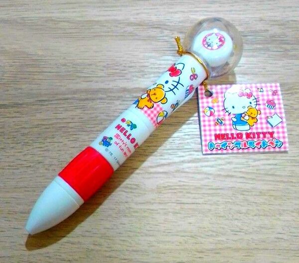 サンリオ ハローキティ ペン トゥインクルライトペン ペンライト 雑貨 文房具 新品 年代物 2017年