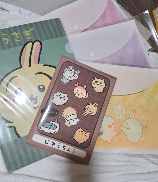 ちいかわ ボタン付きクリアファイル 全3種+2点 新作キャンドゥコラボ、クリアファイル うさぎ、カバー付きノート