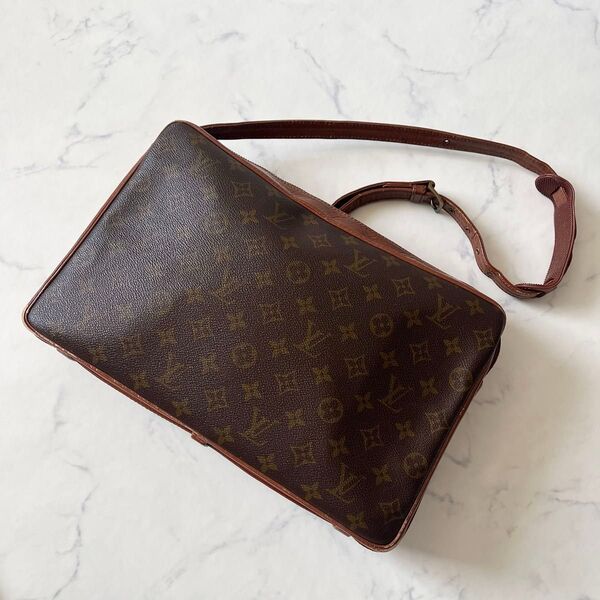 LOUIS VUITTON ルイヴィトン モノグラム ショルダーバッグ サックバンドリエール PVC レザー ブラウン 茶