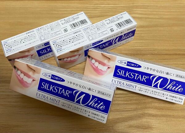 【新品】第一三共ヘルスケア シルクスターホワイト 薬用歯磨き粉 ホワイトニング 口臭ケア 歯石沈着 歯槽膿漏 歯周炎 歯肉炎 4個