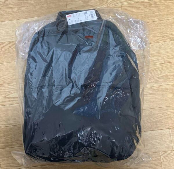 ユニクロ UNIQLO ファンクショナルバックパック 最新モデル 新品タグ付き 店舗完売