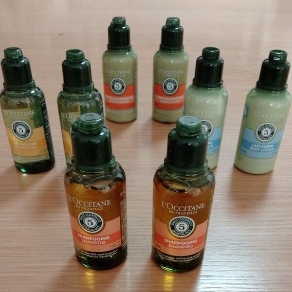 【8個】L'OCCITANE ロクシタン トラベルセット (ヘアシャンプー、ヘアコンディショナー、ボディシャンプー、ボディ用乳液)
