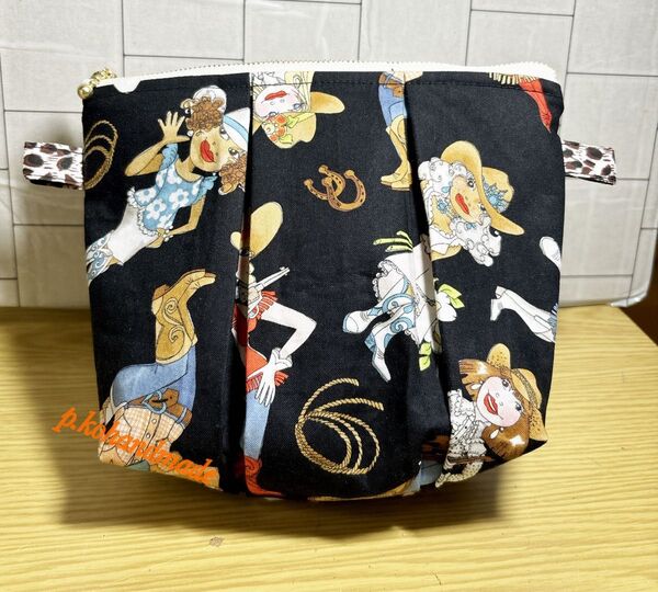 ハンドメイド フラットポーチ カウガール柄【ロラライハリス】