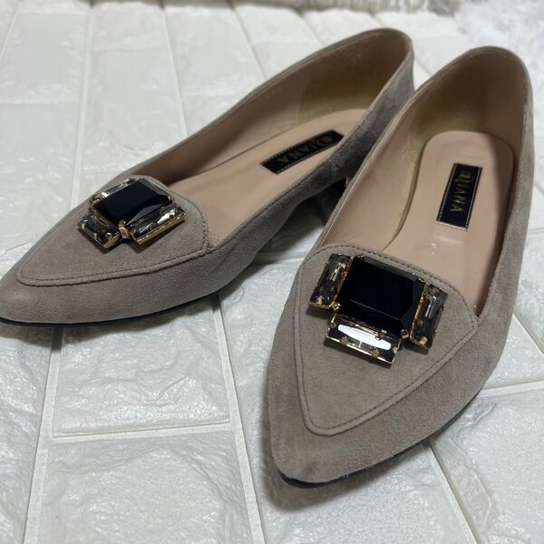ダイアナDIANA キラキラ ビジュー ポインテッドトゥ グレー スエード 24.5センチ