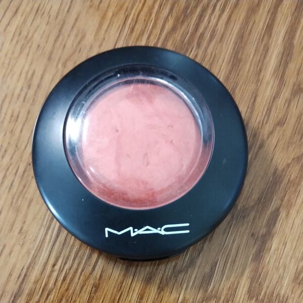 MAC ミネラライズブラッシュ ヘイコーラルヘイ