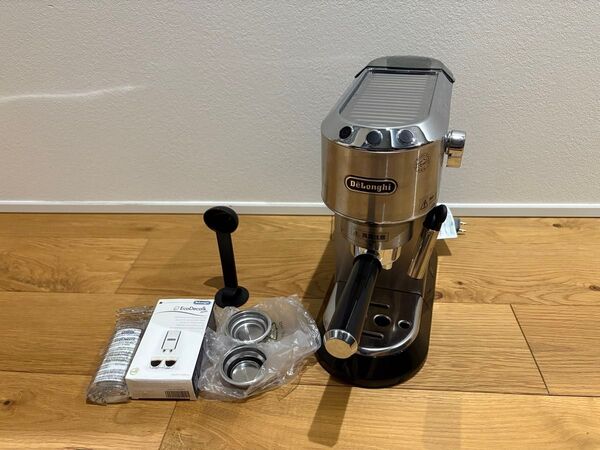 DeLonghi デロンギ デディカ エスプレッソマシン
