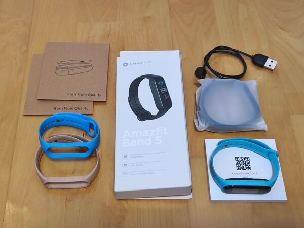 中古 Amazfit Band 5 ブラック おまけ付き(交換バンド3個、保護フィルム2セット)スマートバンド